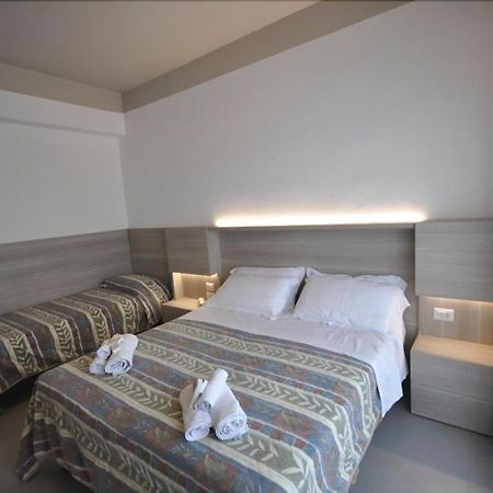 Hotel Alhambra Rimini Buitenkant foto