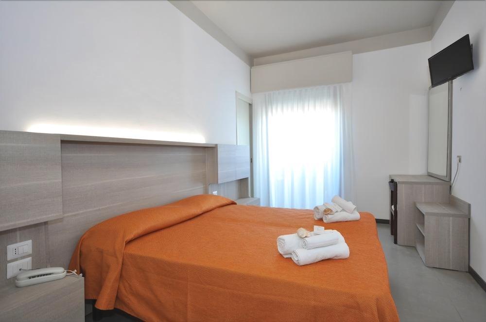 Hotel Alhambra Rimini Buitenkant foto
