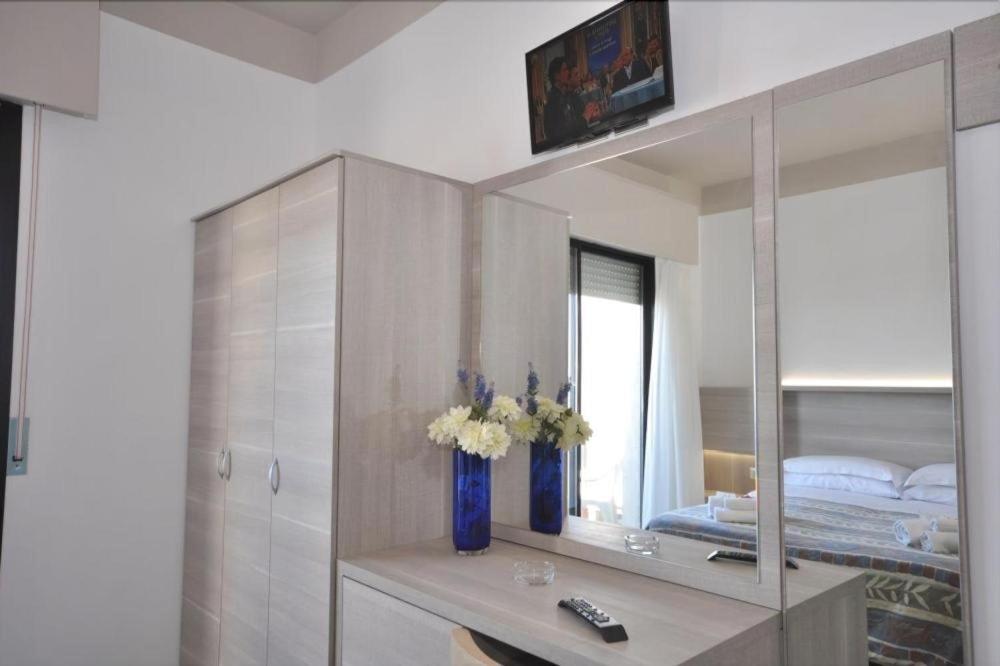 Hotel Alhambra Rimini Buitenkant foto